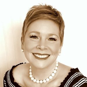 Meet your Posher, Elizabeth